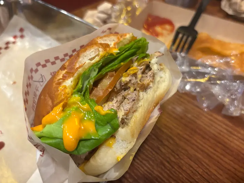 톡 쏘는 매력, 쉬림프 와사마요 버거