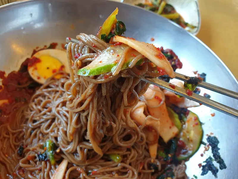 비빔 막국수