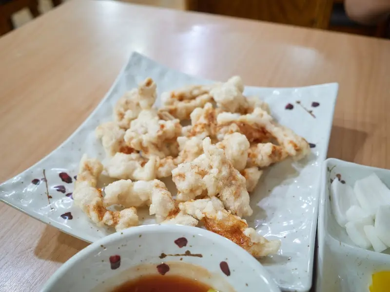 접시에 담긴 탕수육