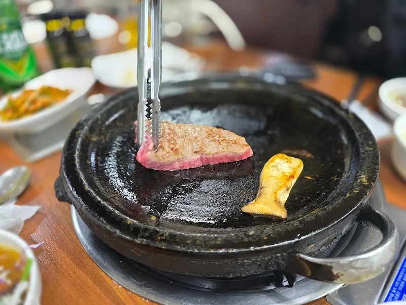 돌판 위 한우 구이