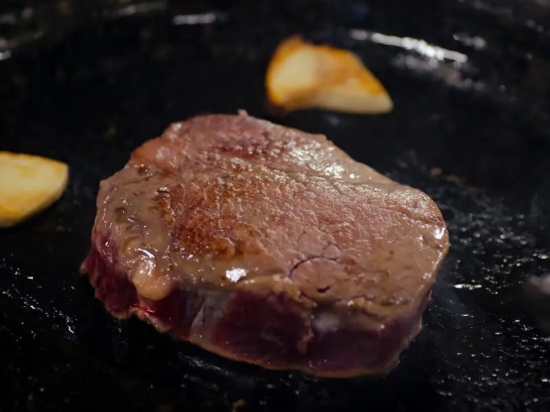 잘 익은 한우 한 점