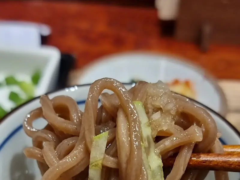 쫄깃한 면발의 모밀국수