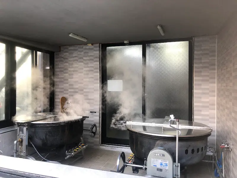 설렁탕을 끓이는 모습