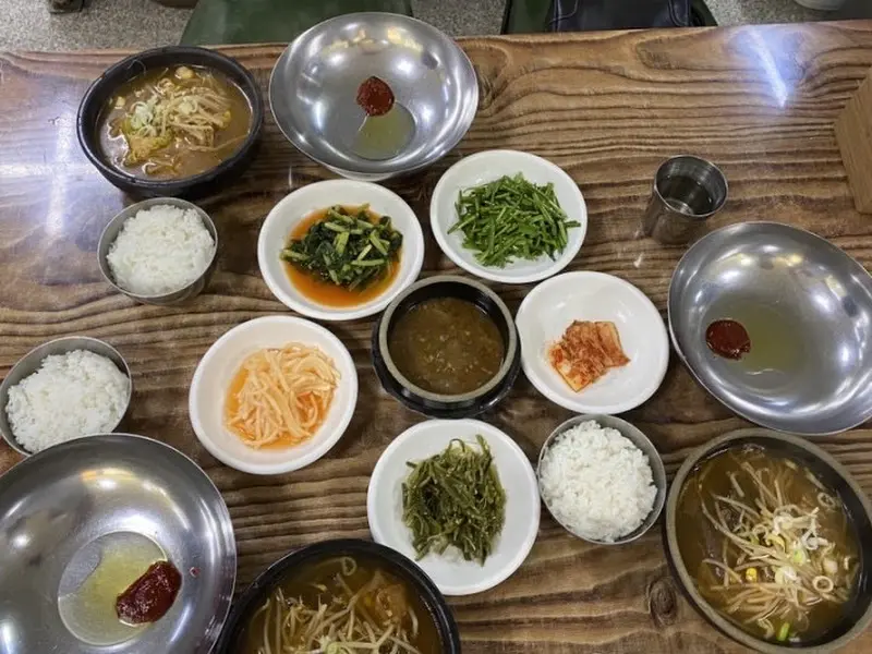 청호집 테이블 세팅