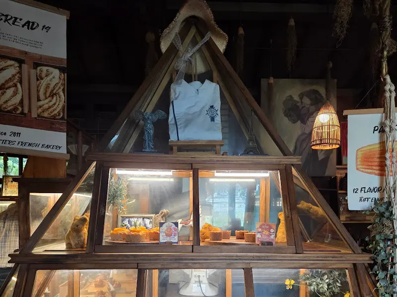 터프이너프 로스터스 내부 인테리어