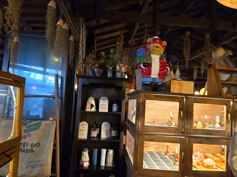 터프이너프 로스터스 내부