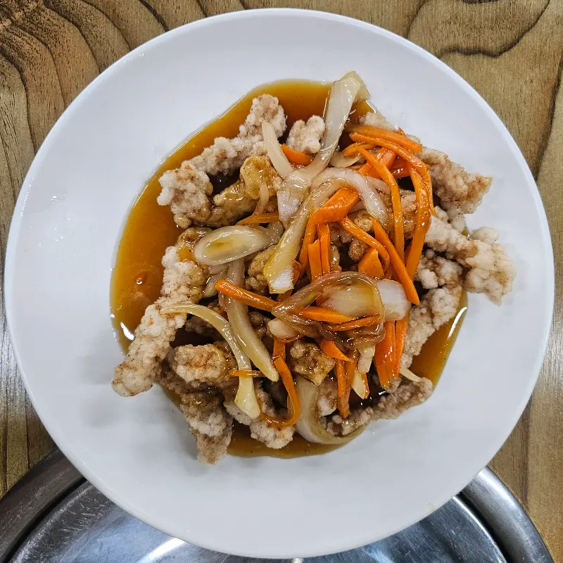 윤기가 흐르는 찹쌀 탕수육