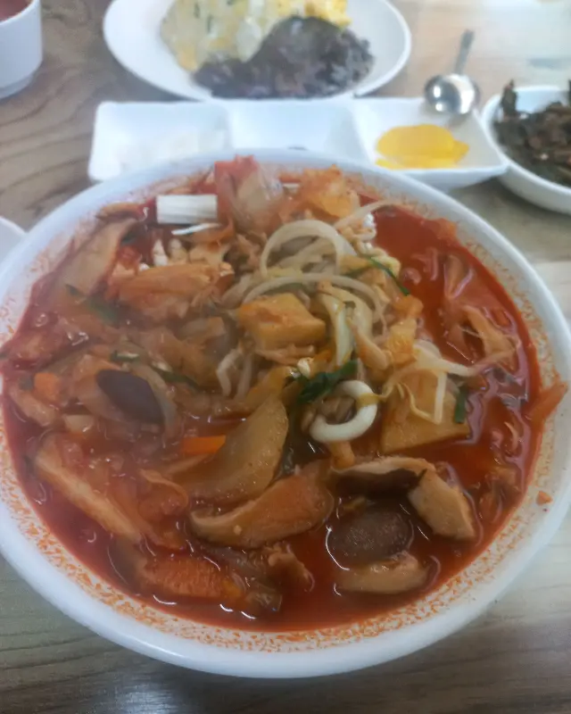 짬뽕과 짜장 오므라이스의 환상적인 조화