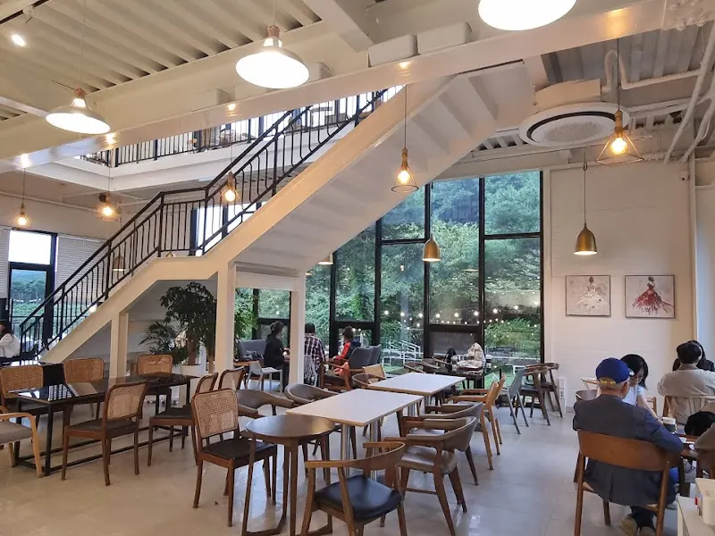 고창 연다원 실외 테이블