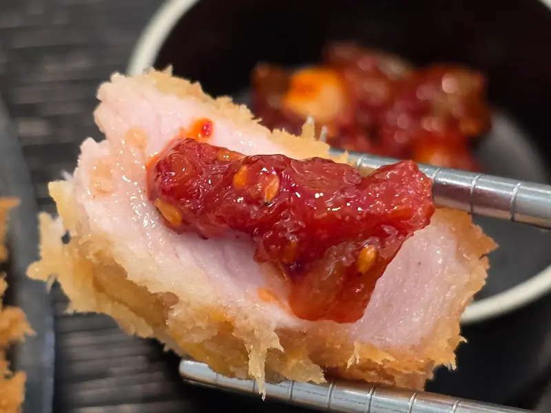 매콤한 오징어 젓갈과의 조합