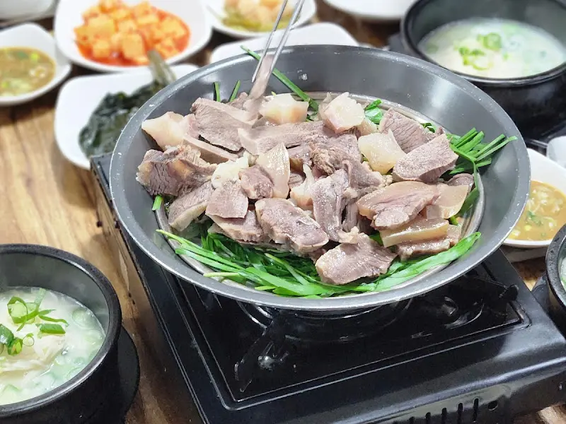 모듬 수육 한 상 차림