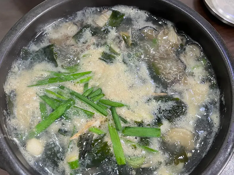 시원한 매생이 굴 국밥