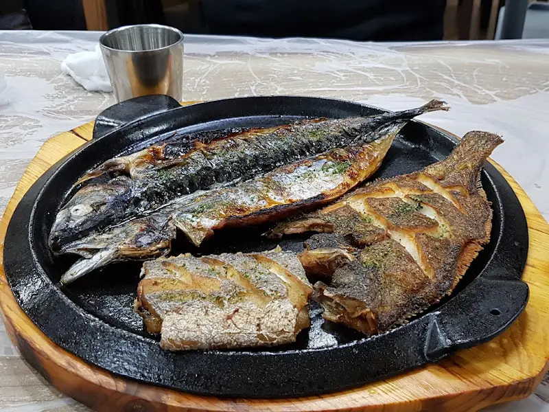 푸짐한 생선구이 한 상