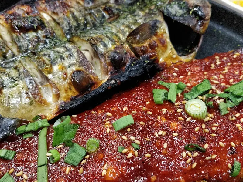 잘 구워진 고등어