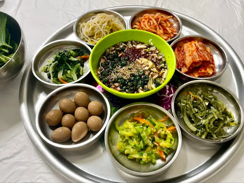 다슬기 정식 반찬