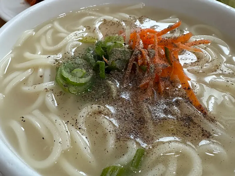 후추를 뿌린 칼국수