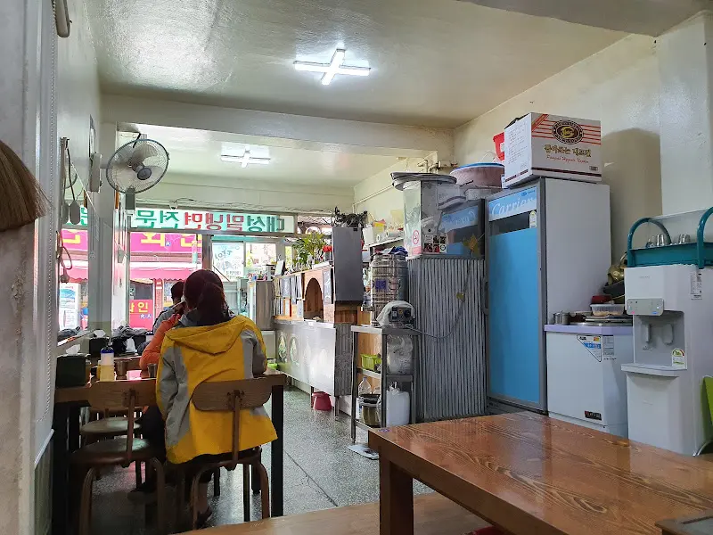 대성밀냉면 내부2