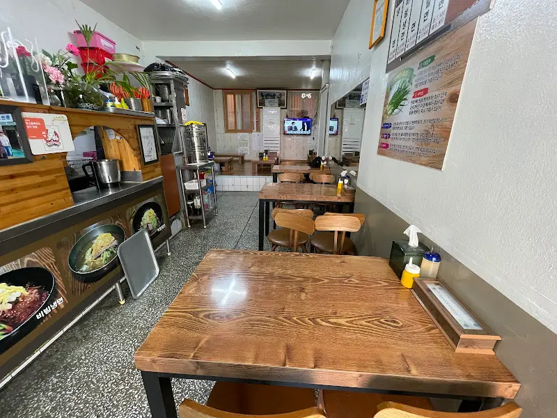 대성밀냉면 내부3