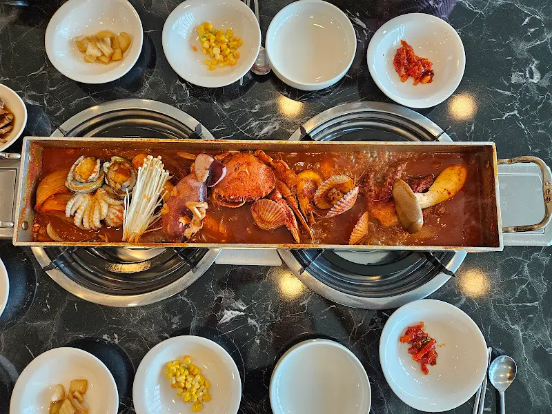 해산물 가득한 갈치조림