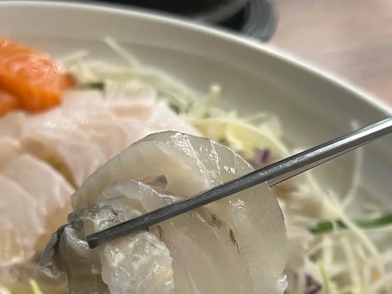 싱싱함이 느껴지는 막회의 단면