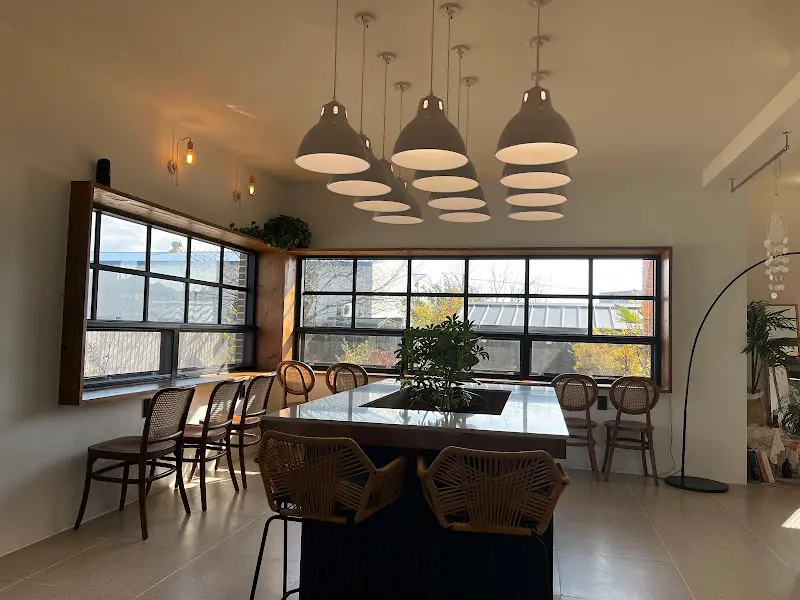 카페 내부 테이블