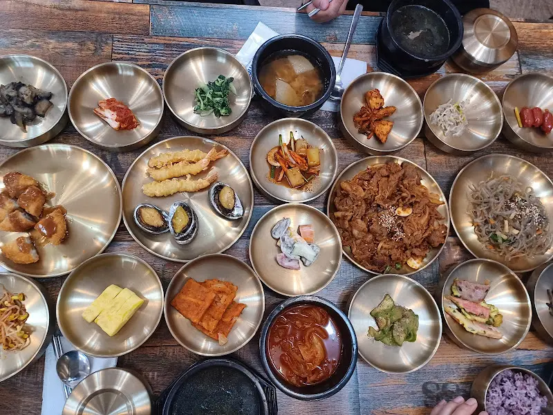 더 부엌 한상차림