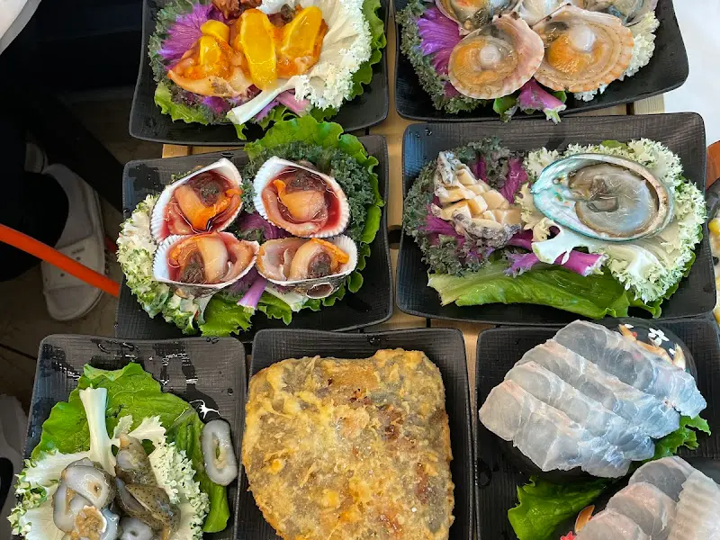 다양한 해산물 요리의 향연