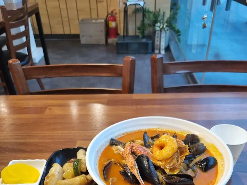 차돌 짬뽕과 탕수육