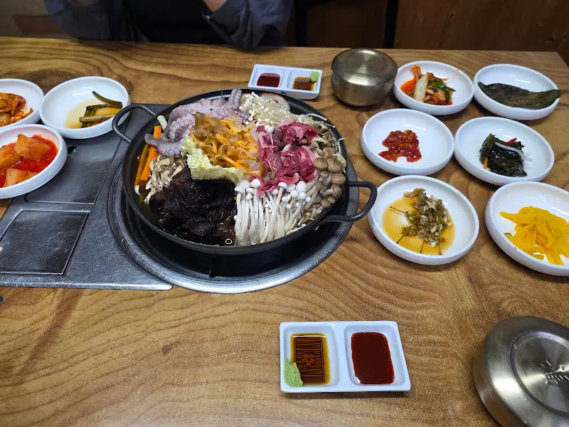 푸짐한 능이버섯전골