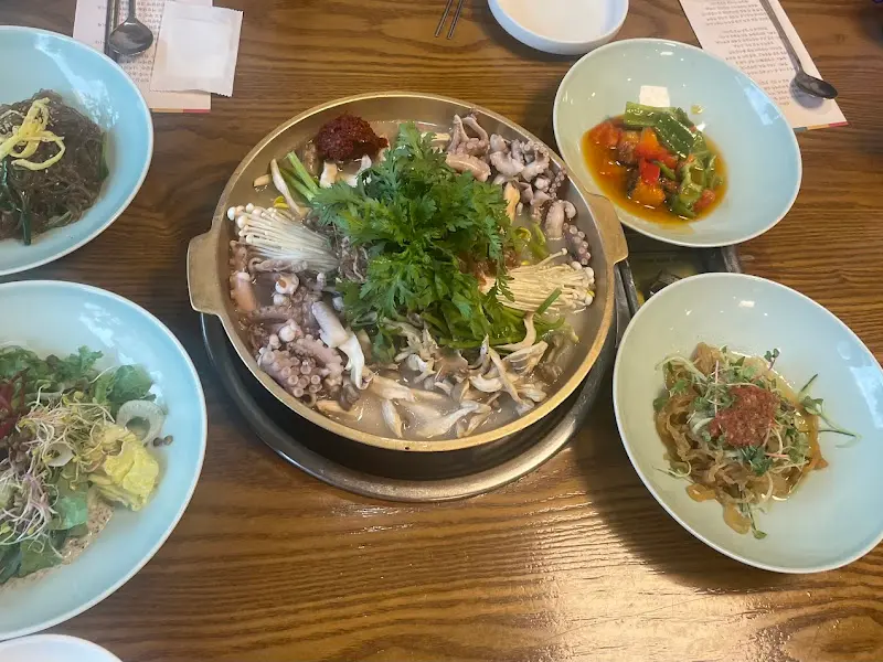 불낙전골과 밑반찬