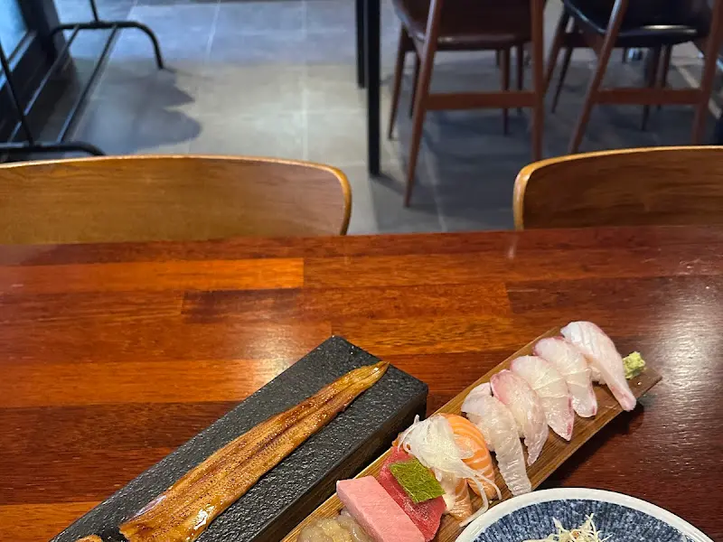 깔끔하게 정돈된 테이블