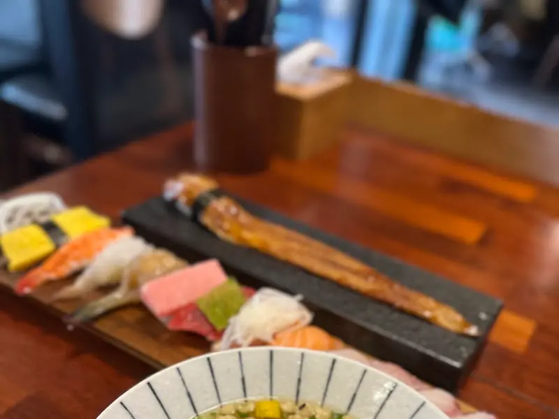 싱싱한 재료가 돋보이는 라온스시