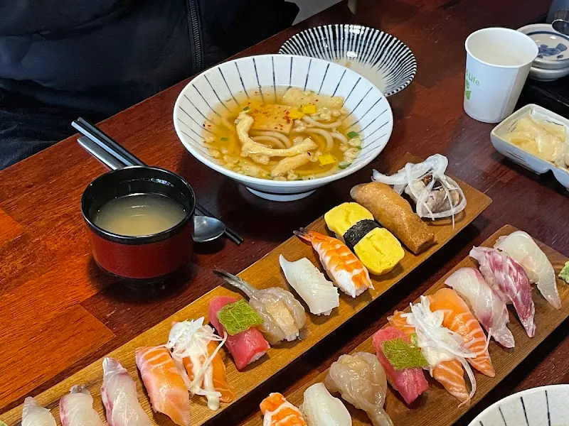 라온정식과 반우동의 조화