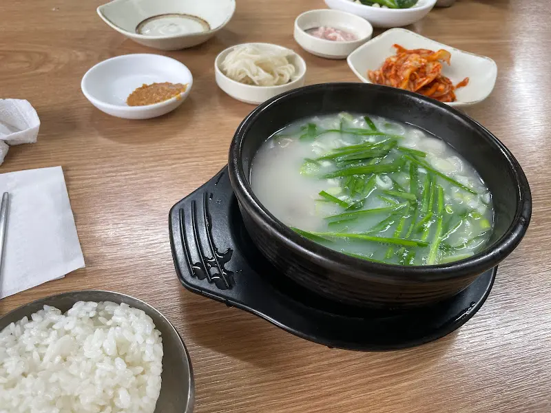 돼지국밥과 밥