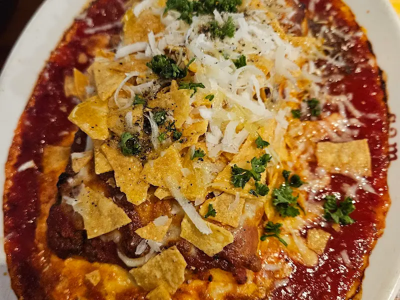 나초 토핑이 올라간 라자냐