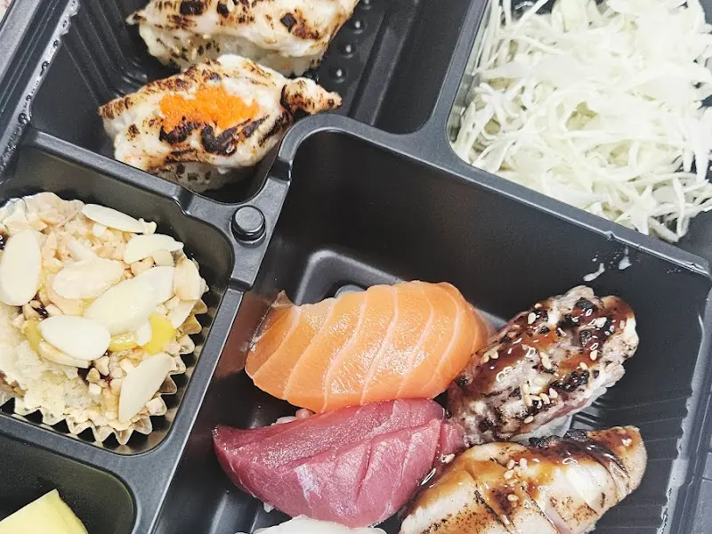 포장도 깔끔한 연이네 초밥