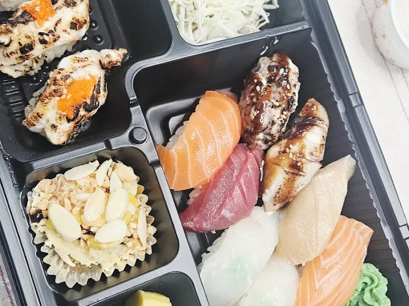 다양한 초밥 구성