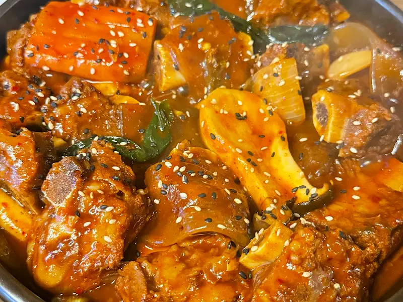 매콤 칼칼한 김치짜글이