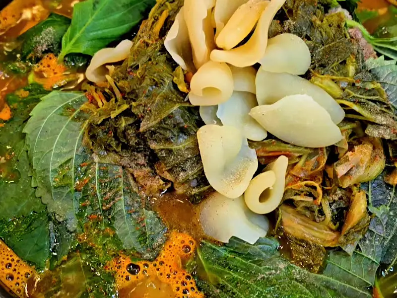 감자탕 재료의 클로즈업 샷