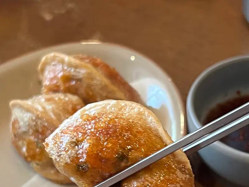 윤기가 흐르는 만두