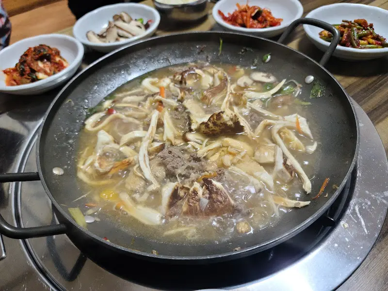 푸짐한 버섯전골