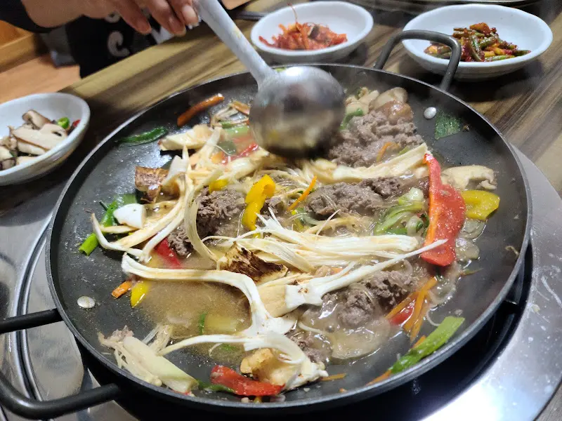 보글보글 끓는 불고기 전골