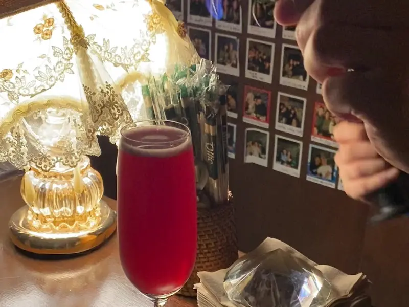 테이블 위의 칵테일