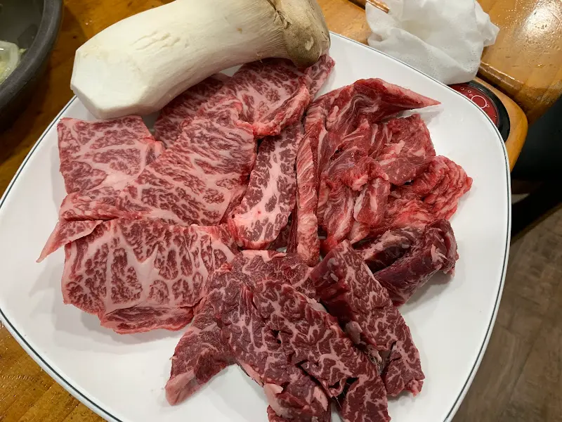 고기와 함께 구워 먹는 커다란 새송이버섯.