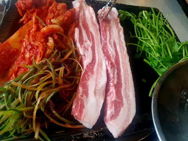 천포회관 삼겹살과 미나리