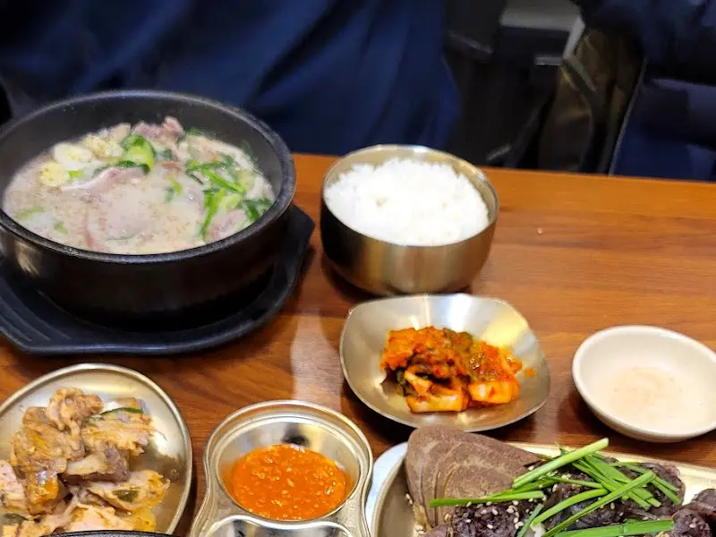 순대국 정식 한 상 차림