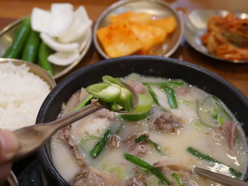 순대국에 고추 투하