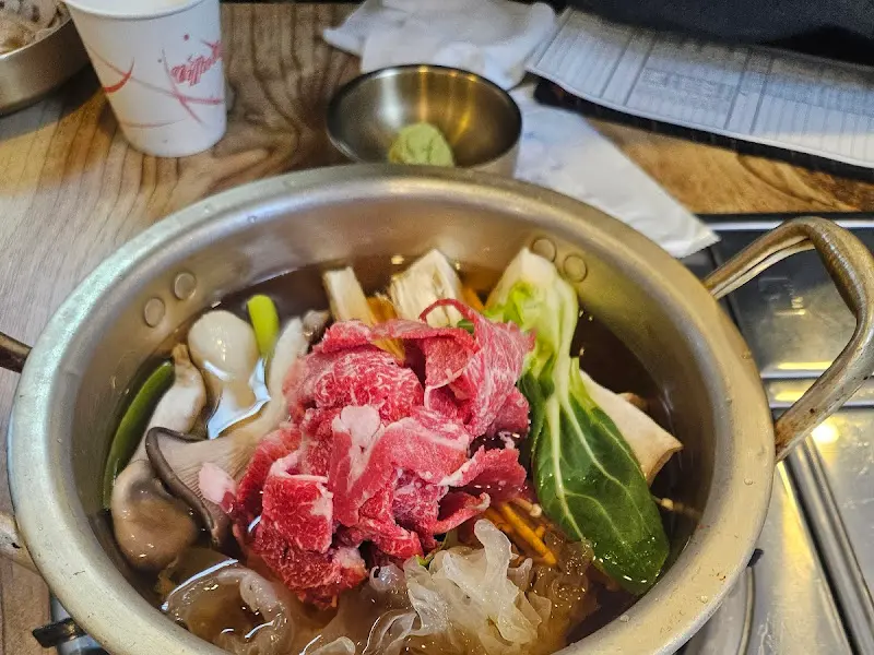 깊고 진한 맛의 전골