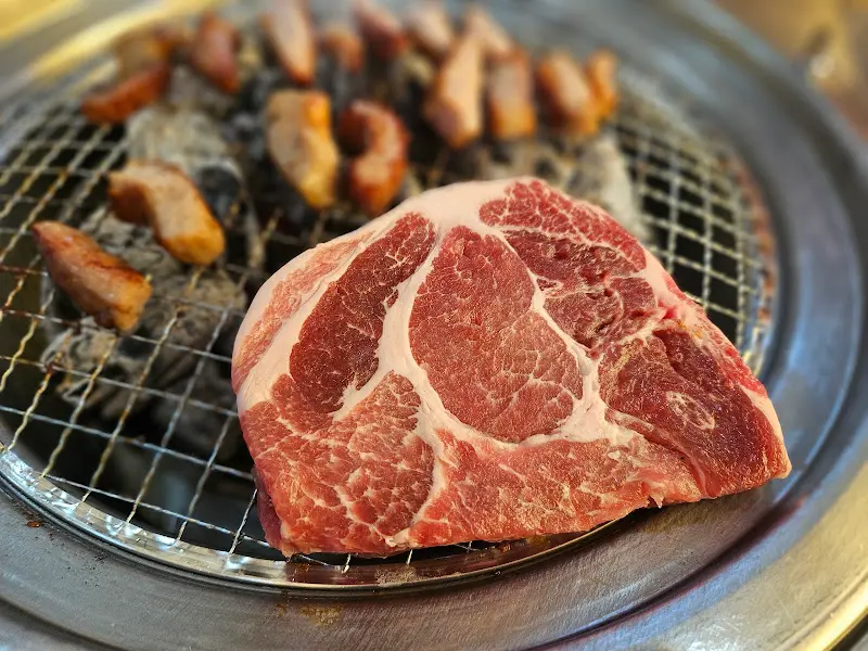 불판 위에 올려진 항정살