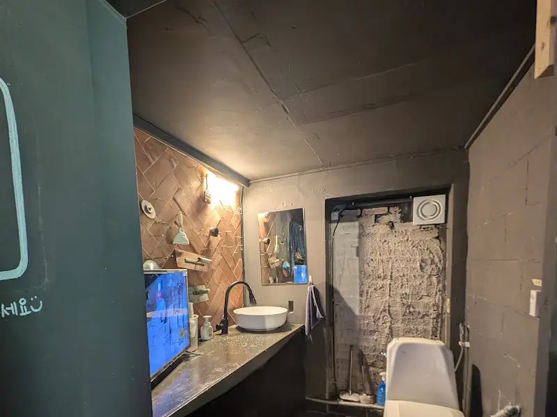 모던한 화장실 인테리어